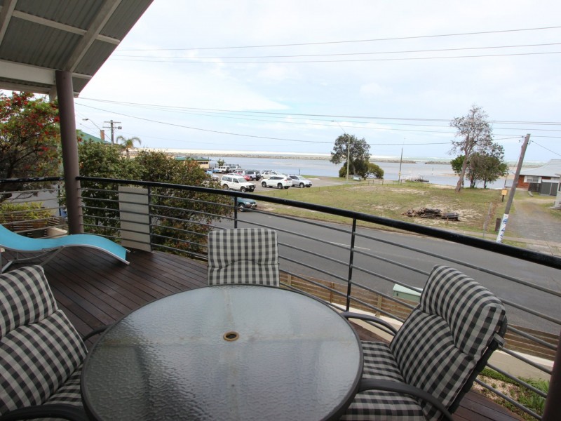 2/39 Beach Street, Harrington NSW 2427