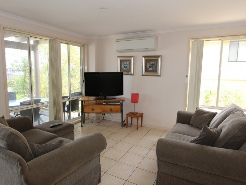 2/39 Beach Street, Harrington NSW 2427