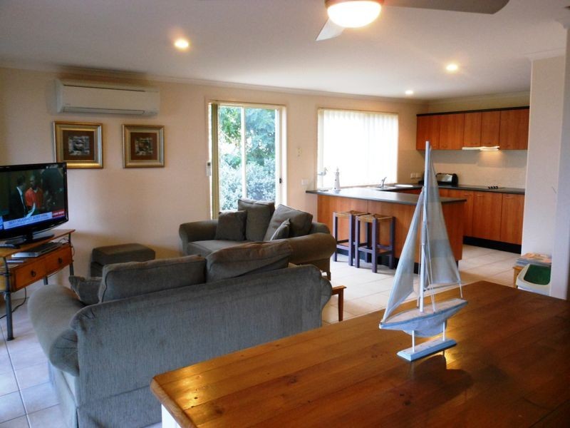 2/39 Beach Street, Harrington NSW 2427