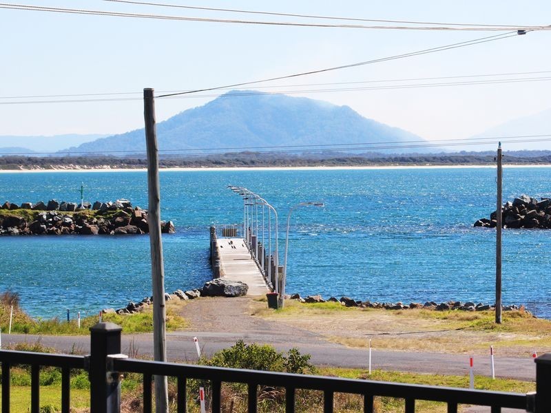 4 Deborah Street, Crowdy Head NSW 2427