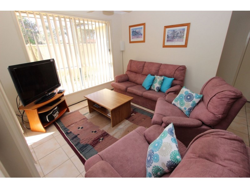 2/69-71 Crowdy Street, Harrington NSW 2427
