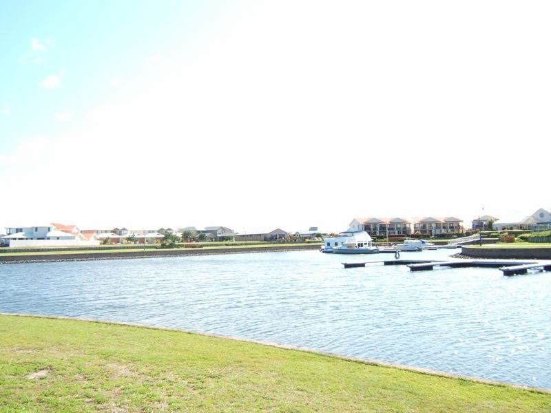 2/27-29 Sovereign Avenue, Harrington NSW 2427