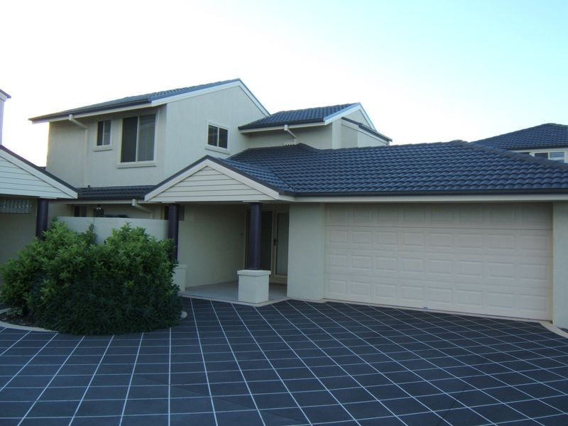 2/27-29 Sovereign Avenue, Harrington NSW 2427