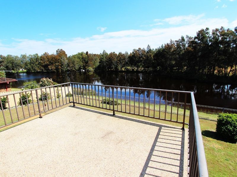 17 Shearwater Crescent, Harrington NSW 2427