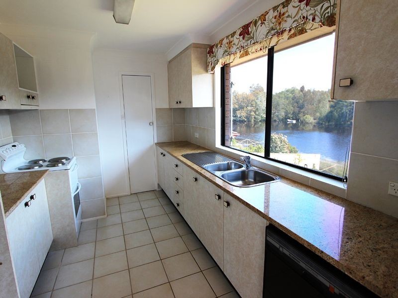 17 Shearwater Crescent, Harrington NSW 2427