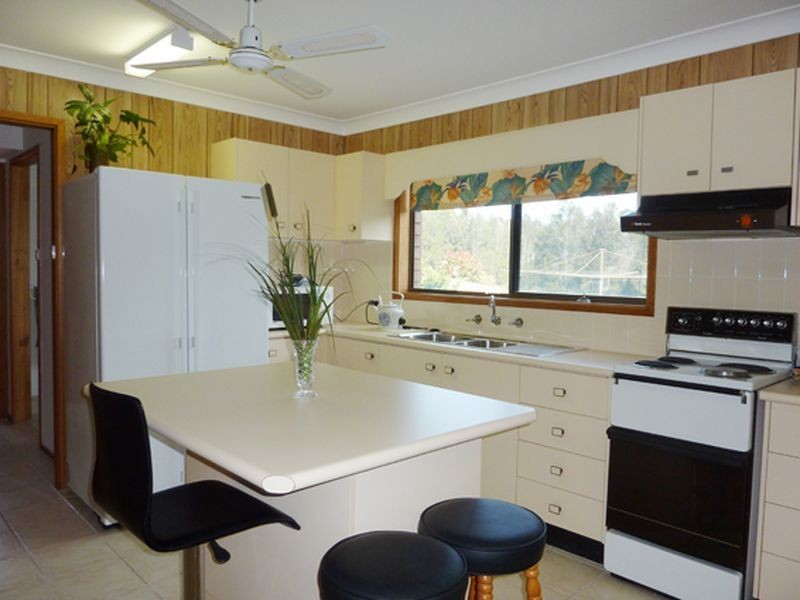 17 Shearwater Crescent, Harrington NSW 2427