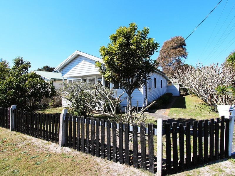 17 Murray Street, Harrington NSW 2427