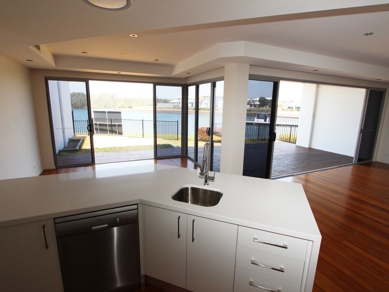 14/4-6 Electra Parade, Harrington NSW 2427