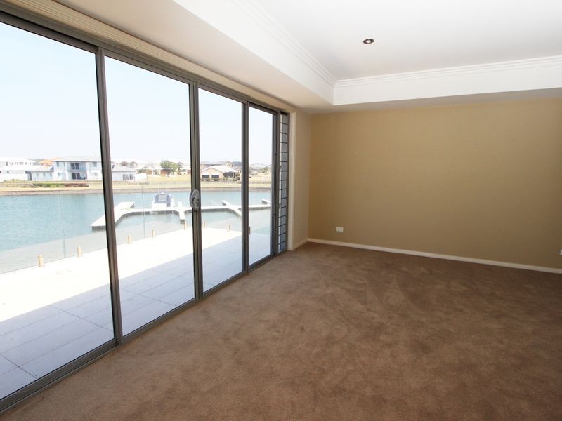 14/4-6 Electra Parade, Harrington NSW 2427