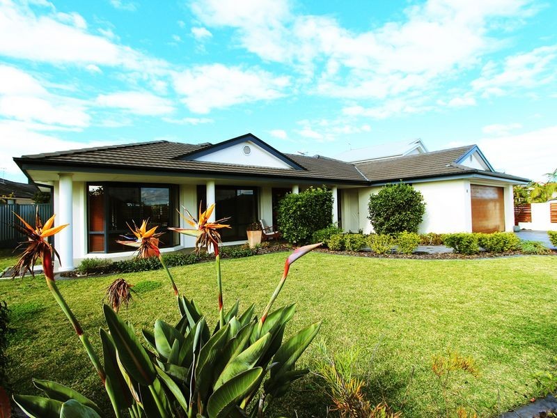 8 John Gollan Avenue, Harrington NSW 2427