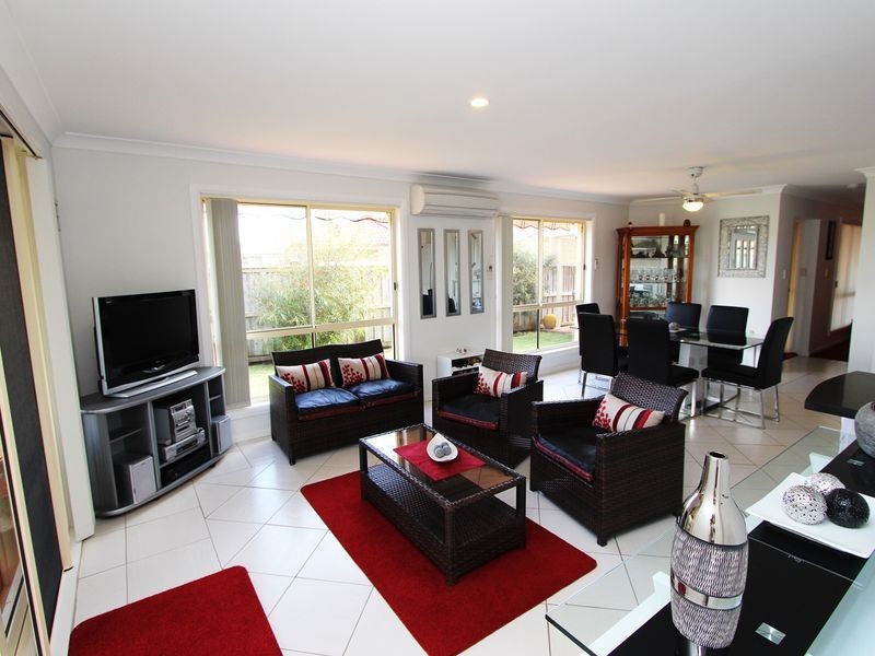 2/25 Baruah Parade, Harrington NSW 2427