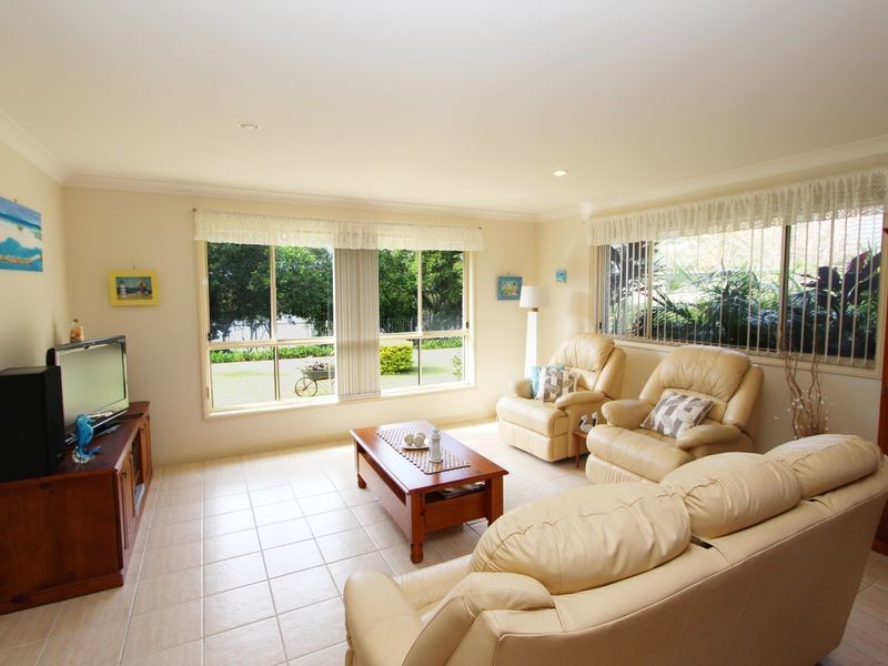 30 Sovereign Avenue, Harrington NSW 2427