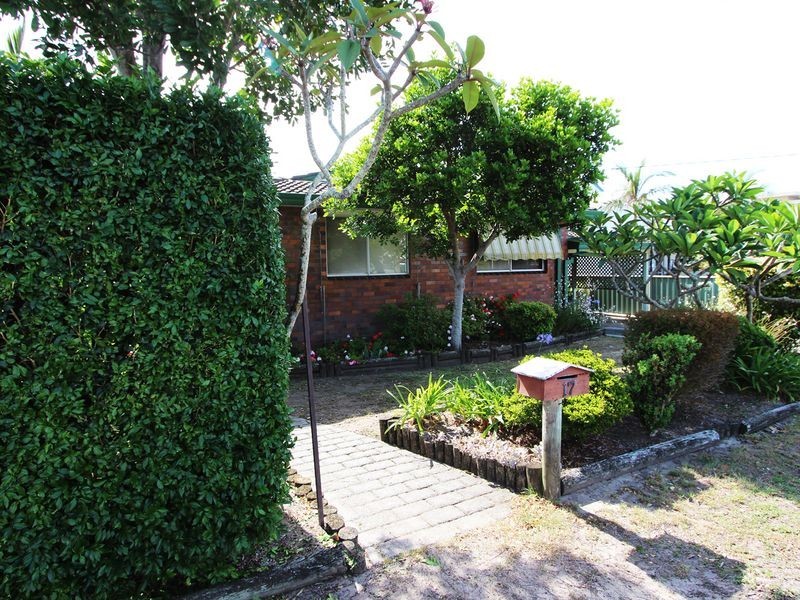 17 Glacken Street, Harrington NSW 2427