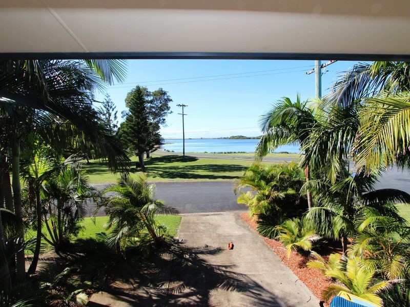 2 River Street, Harrington NSW 2427