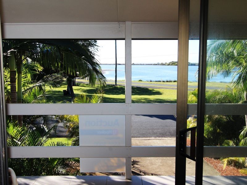 2 River Street, Harrington NSW 2427