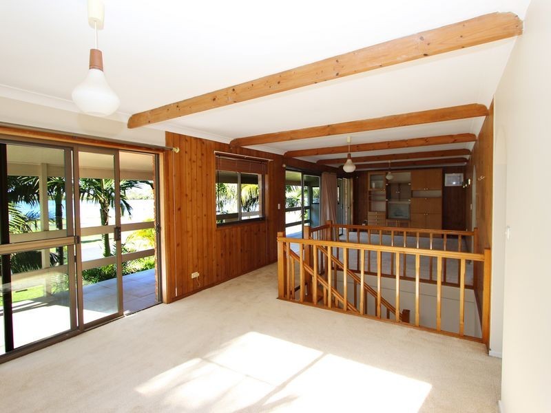 2 River Street, Harrington NSW 2427