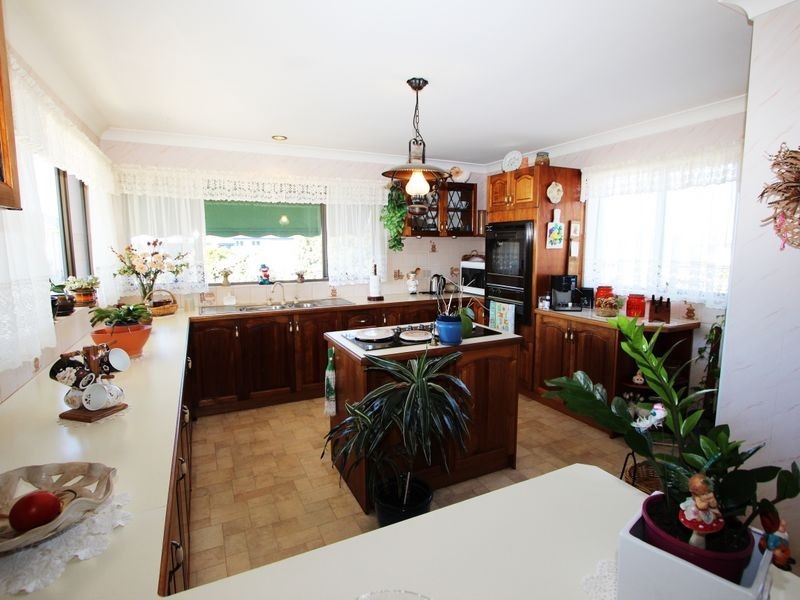 11 Dolphin Park Crescent, Harrington NSW 2427