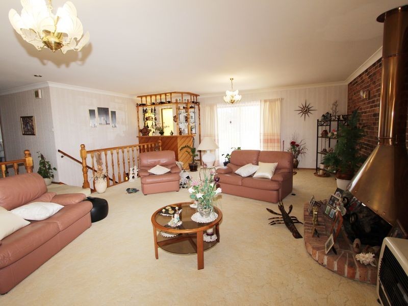 11 Dolphin Park Crescent, Harrington NSW 2427