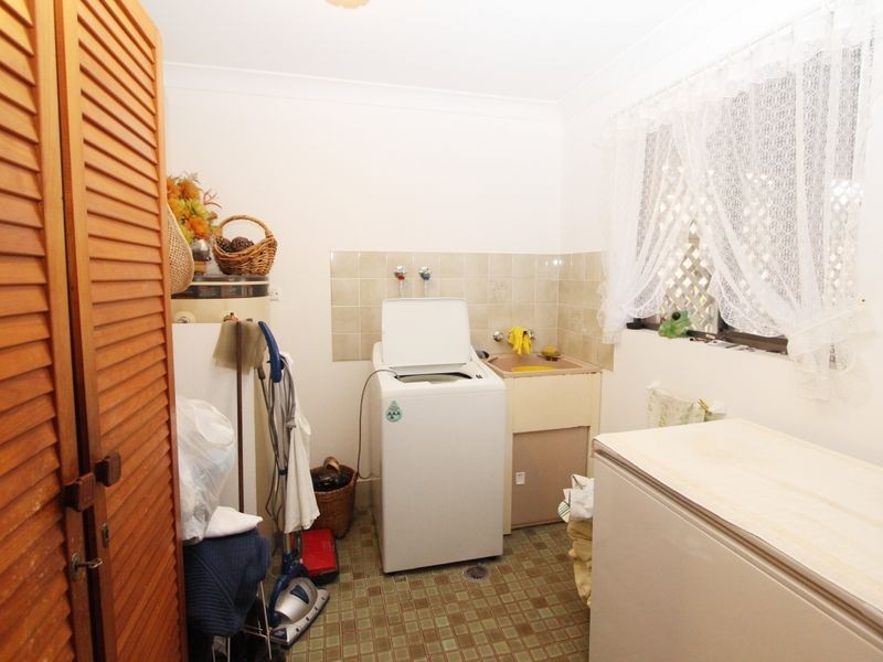 11 Dolphin Park Crescent, Harrington NSW 2427