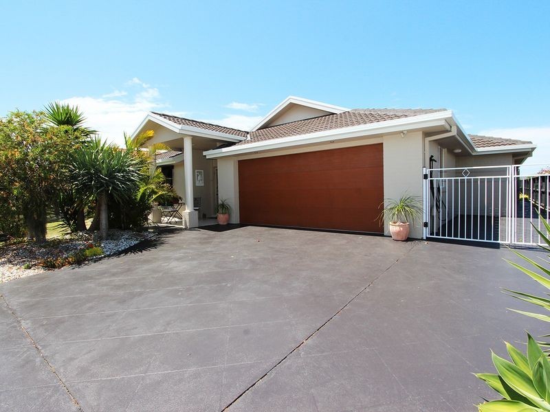 42 John Gollan Avenue, Harrington NSW 2427