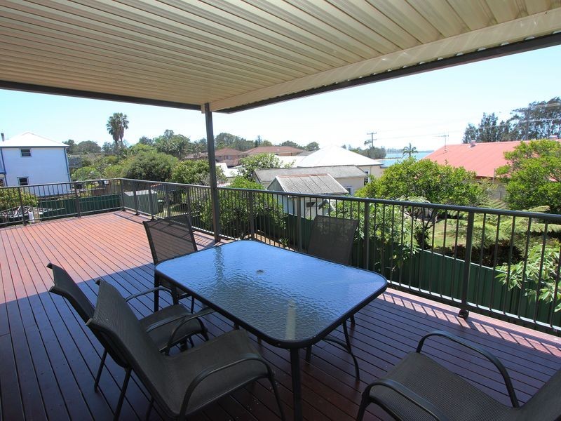 9 Glacken Street, Harrington NSW 2427