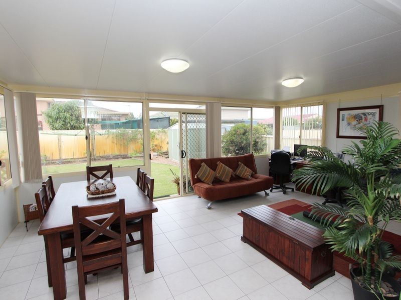 8 Shearwater Crescent, Harrington NSW 2427