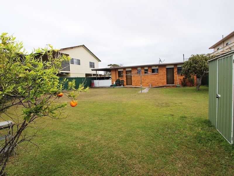 11 Glacken Street, Harrington NSW 2427