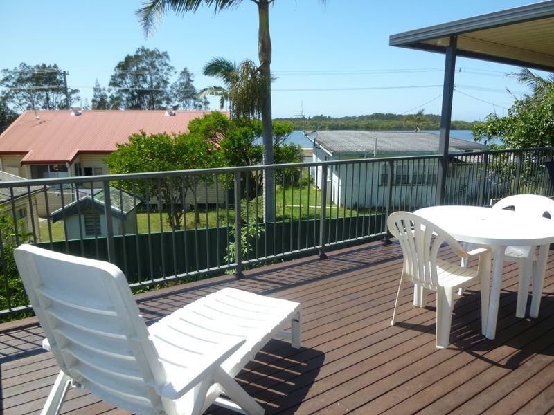 9 Glacken Street, Harrington NSW 2427