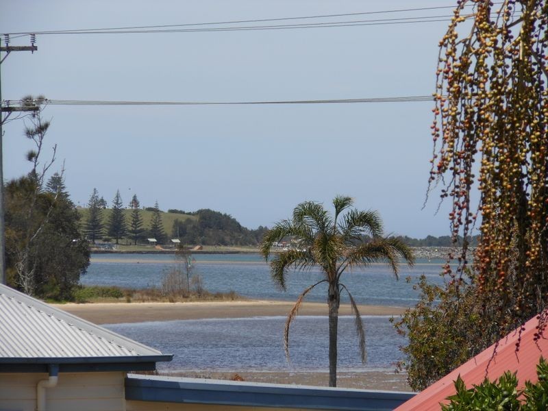 9 Glacken Street, Harrington NSW 2427