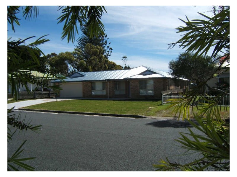 33 High Street, Harrington NSW 2427