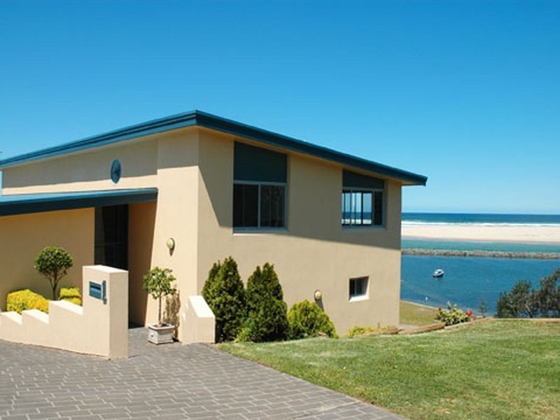 1 Crown Street, Harrington NSW 2427