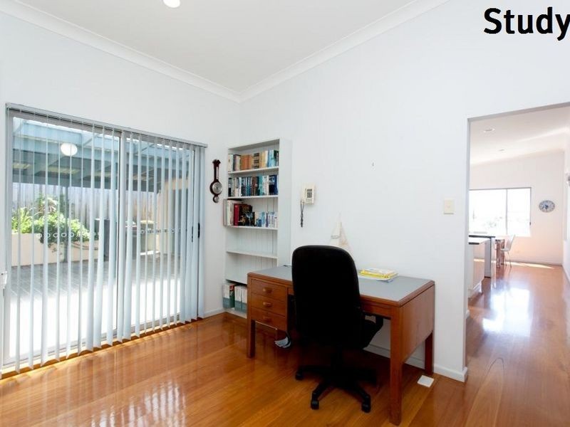 1 Crown Street, Harrington NSW 2427