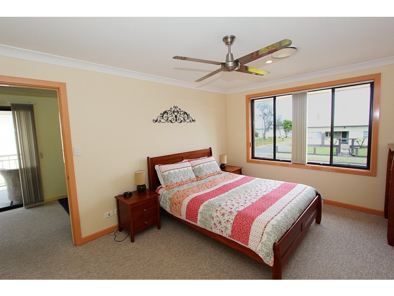 2/41 Beach Street, Harrington NSW 2427