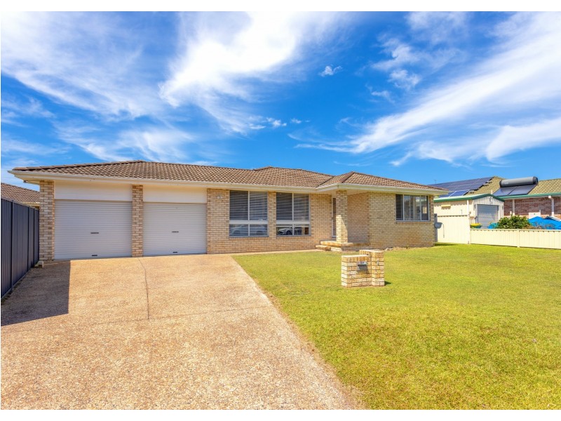 12 Shearwater Crescent, Harrington NSW 2427