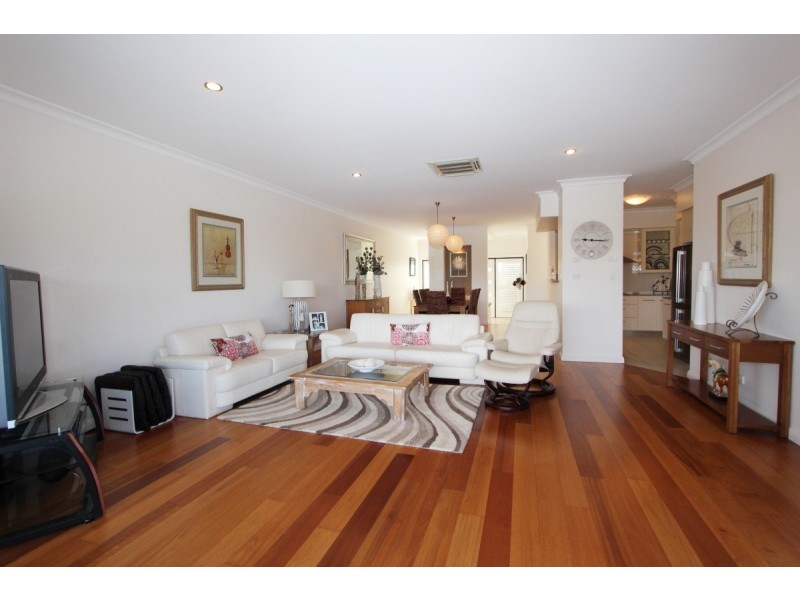 2/5 Ulmurra Close, Harrington NSW 2427