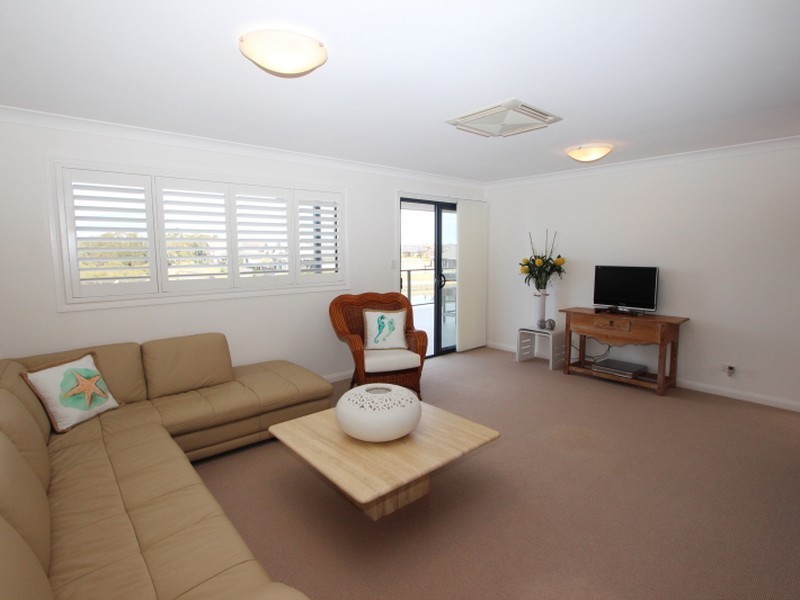 2/5 Ulmurra Close, Harrington NSW 2427