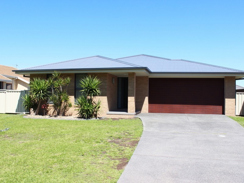 13 Tully Place, Harrington NSW 2427