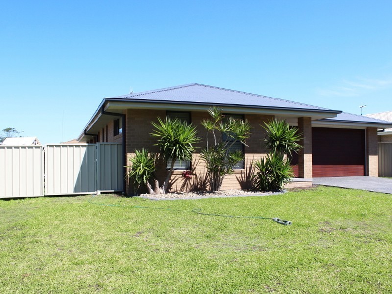 13 Tully Place, Harrington NSW 2427