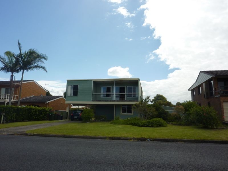 12 Minamurra Drive, Harrington NSW 2427