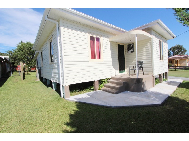 17 Petrie Street, Coopernook NSW 2426