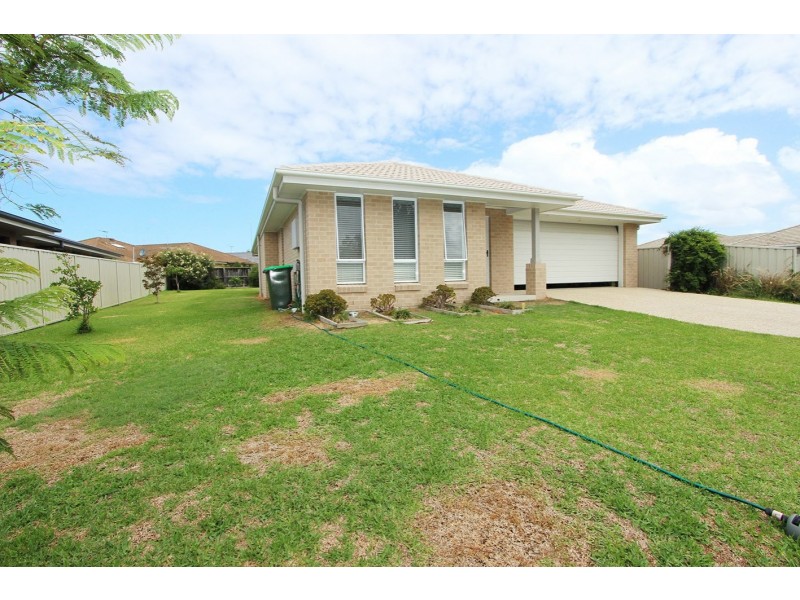 11 Tully Place, Harrington NSW 2427