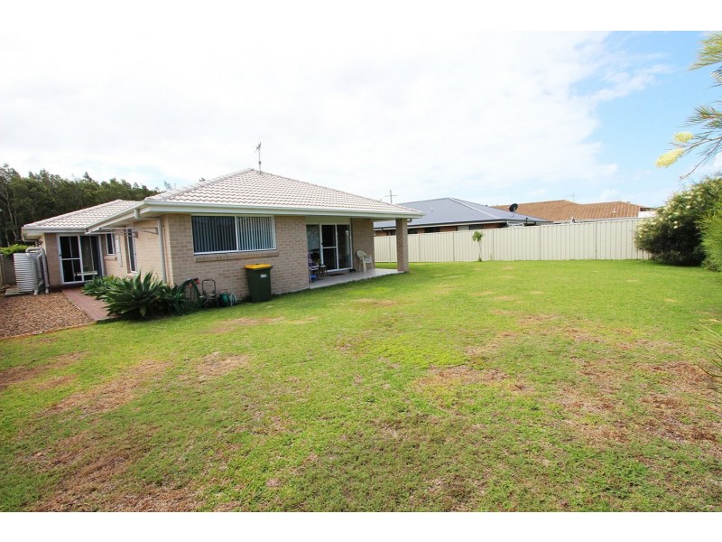 11 Tully Place, Harrington NSW 2427