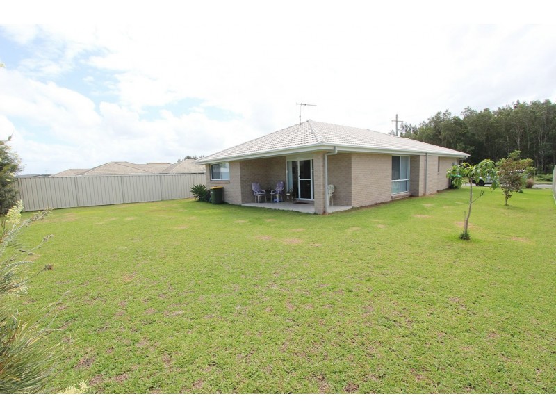 11 Tully Place, Harrington NSW 2427