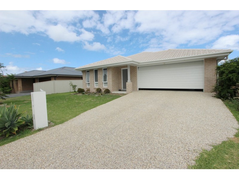 11 Tully Place, Harrington NSW 2427