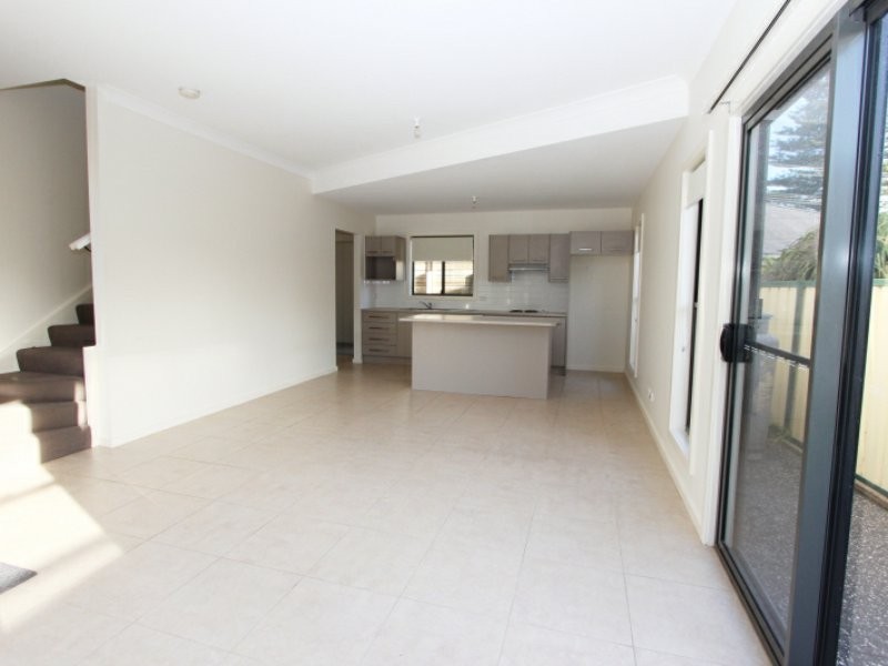 2/45 Beach Street, Harrington NSW 2427