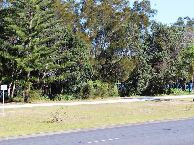 229 Beach Street, Harrington NSW 2427