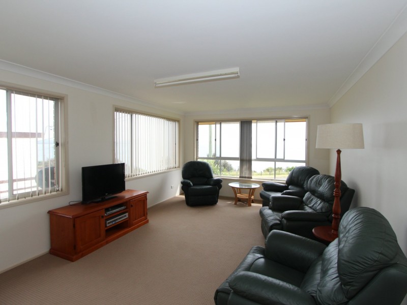 37 Pacific Drive, Crowdy Head NSW 2427