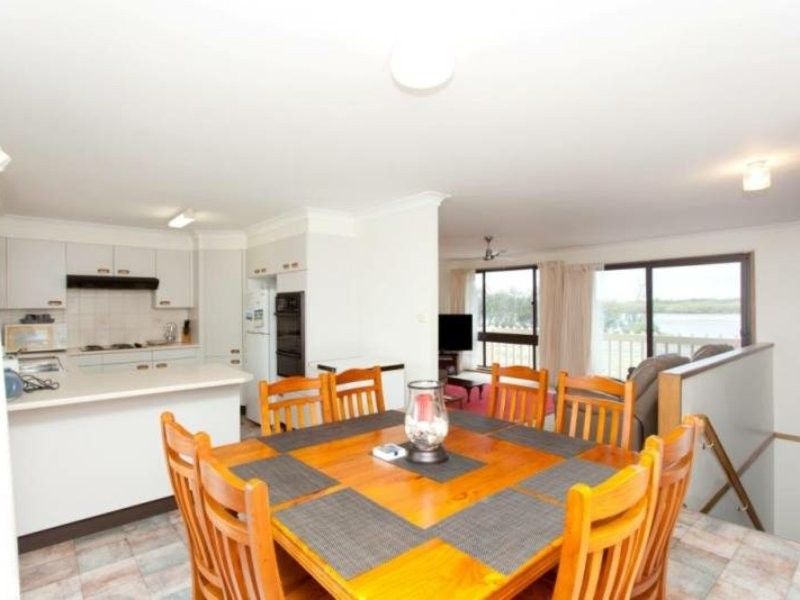 143 Beach Street, Harrington NSW 2427