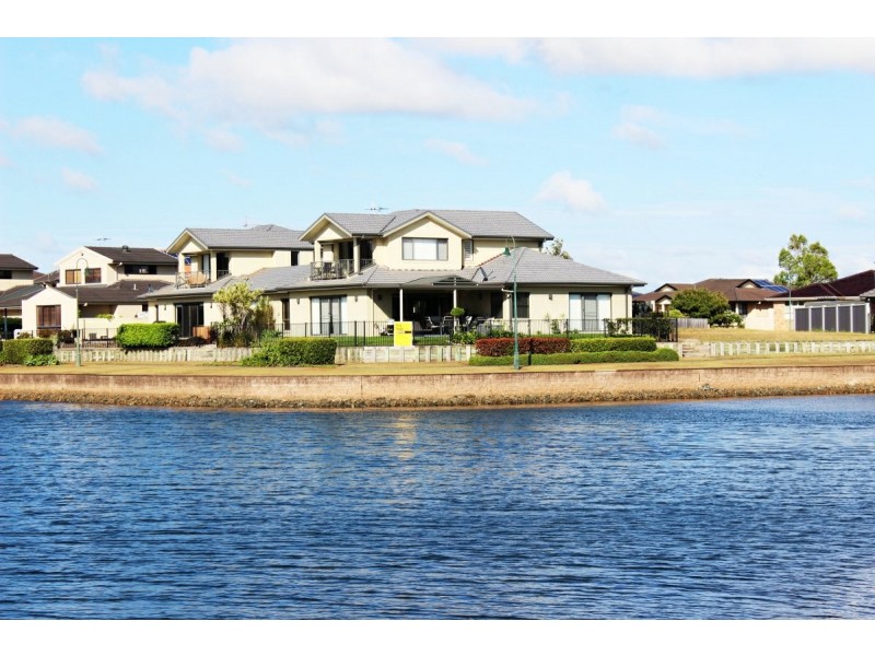 2/8 Diamantina Circuit, Harrington NSW 2427