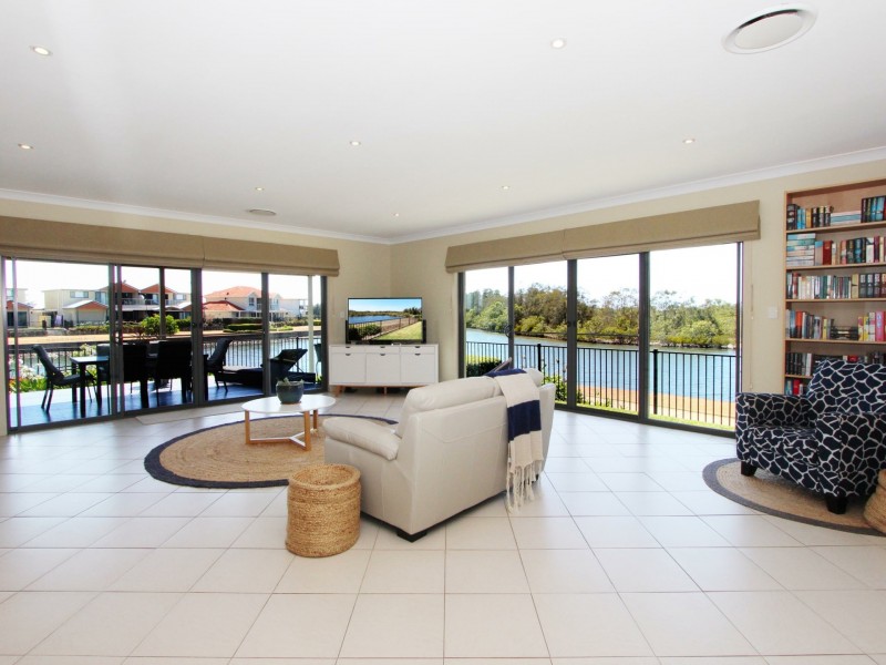 2/8 Diamantina Circuit, Harrington NSW 2427